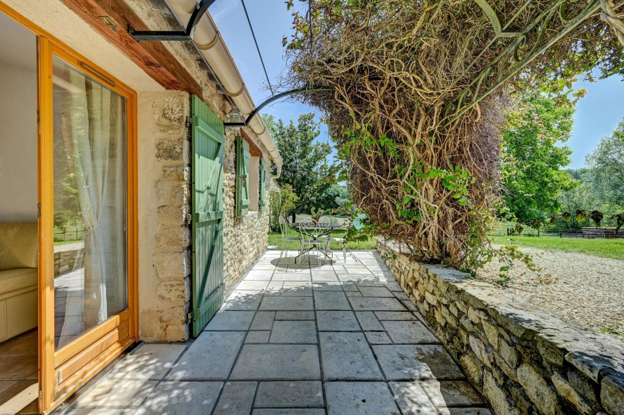 Domaine Bellavigne Gites Et Spa Forcalquier Exterior photo